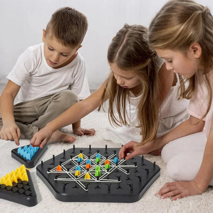 Jeu triangulaire avec élastique
