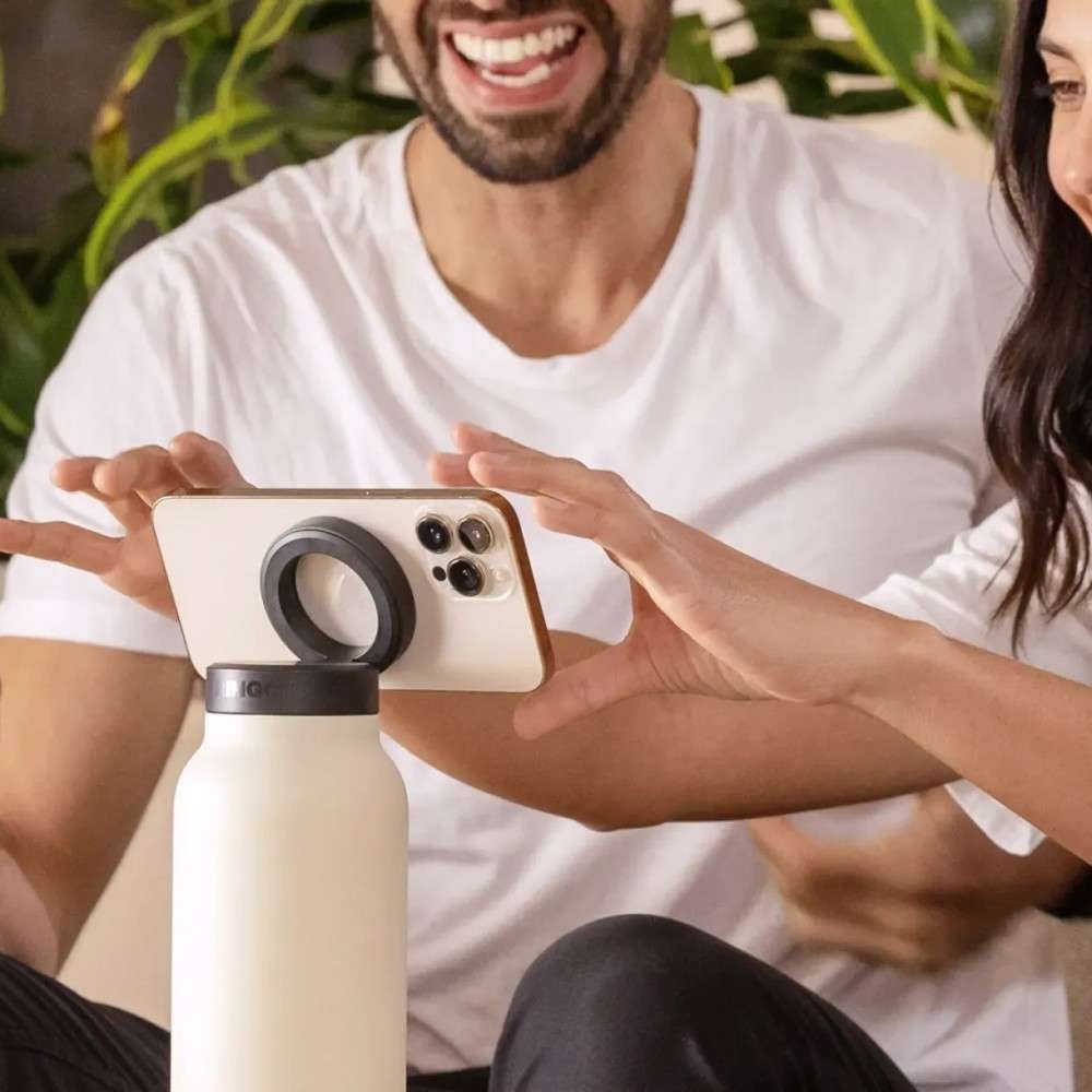 Bouteille d'eau avec support de téléphone